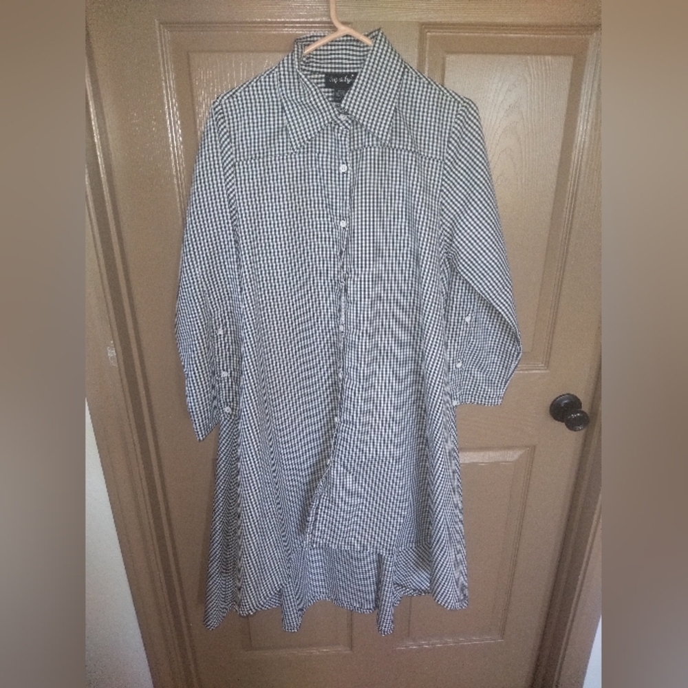 NWOT Ladies Long Top